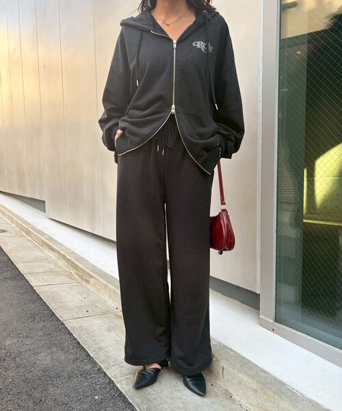Another Branch olive des olive（アナザーブランチオリーブデオリーブ）の「【セットアップ対応】キラキラスエットパンツ（スウェットパンツ・レディース・ブラック/ネイビー/ピンク/トップグレー・FREE）」の2枚目の写真