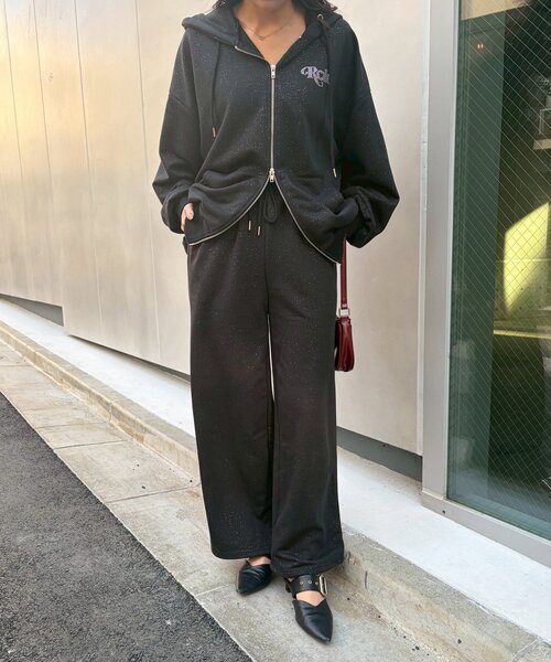 Another Branch olive des olive（アナザーブランチオリーブデオリーブ）の「【セットアップ対応】キラキラスエットパンツ（スウェットパンツ・レディース・ブラック/ネイビー/ピンク/トップグレー・FREE）」の11枚目の写真