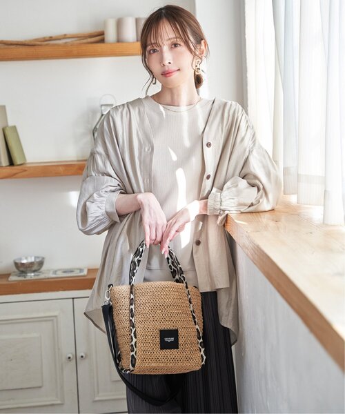 ikka(イッカ)の「V襟シャーディガン(シャツ/ブラウス・レディース・グレイッシュベージュ/ブラック・L/M)」の10枚目の写真
