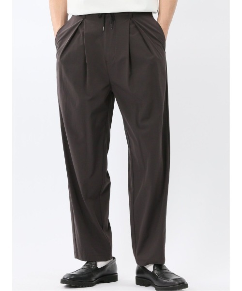 TAKA-Q（タカキュー）の「【ストレッチ ウォッシャブル 軽量 ポケッタブル】タカキュー ナチュラル ワッシャー ワンタック パンツ(セットアップ可能)（スラックス・メンズ・ブラック/ブラウン/グレー・MEDIUM/LARGE）」の3枚目の写真