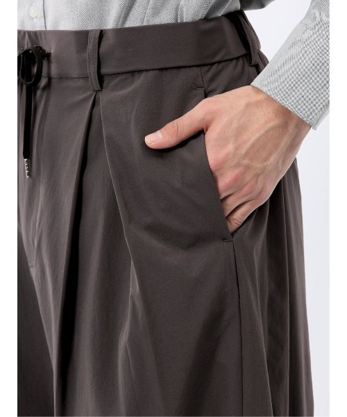 TAKA-Q（タカキュー）の「【ストレッチ ウォッシャブル 軽量 ポケッタブル】タカキュー ナチュラル ワッシャー ワンタック パンツ(セットアップ可能)（スラックス・メンズ・ブラック/ブラウン/グレー・MEDIUM/LARGE）」の14枚目の写真