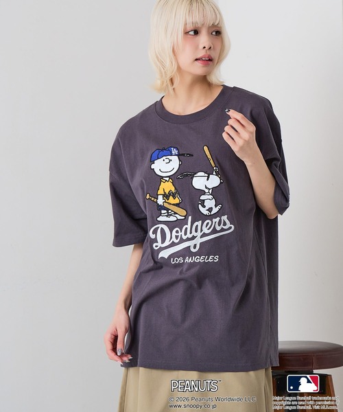 PEANUTS(ピーナッツ)の「【PEANUTS×MLB】【レジャー・フェスに】MLB×スヌーピー 刺繍Tシャツ 厚手コットン100% 透けない・丈夫 ストリートスタイル(Tシャツ/カットソー・メンズ・ブラック系その他3/ホワイト系その他2/ブラック系その他/ブルー系その他2/ベージュ系その他/ホワイト系その他/ホワイト系その他3/ホワイト系その他5/ブルー系その他4/ホワイト系その他4/ブラック系その他5/ベージュ系その他6/ブラック系その他6・X-LARGE/MEDIUM/LARGE)」の14枚目の写真