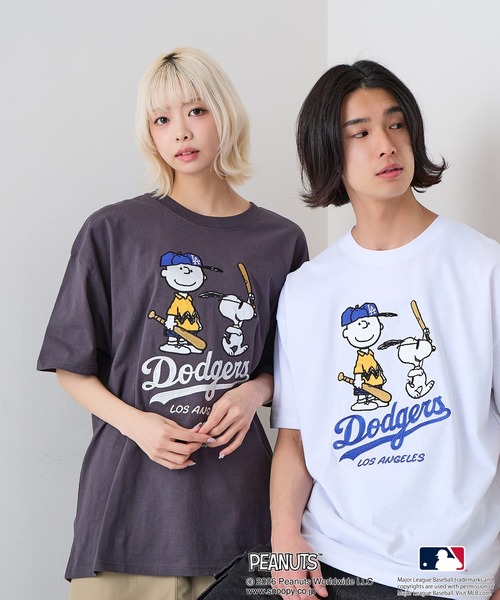 PEANUTS(ピーナッツ)の「【PEANUTS×MLB】【レジャー・フェスに】MLB×スヌーピー 刺繍Tシャツ 厚手コットン100% 透けない・丈夫 ストリートスタイル(Tシャツ/カットソー・メンズ・ブラック系その他3/ホワイト系その他2/ブラック系その他/ブルー系その他2/ベージュ系その他/ホワイト系その他/ホワイト系その他3/ホワイト系その他5/ブルー系その他4/ホワイト系その他4/ブラック系その他5/ベージュ系その他6/ブラック系その他6・X-LARGE/MEDIUM/LARGE)」の16枚目の写真