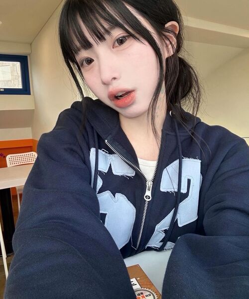 AMESWORLDWIDE(アメスワールドワイド)の「52 APPLIQUE HOODIE ZIP UP RED(パーカー・レディース・その他・LARGE/SMALL/MEDIUM)」の19枚目の写真