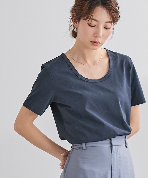 UR'S（ユアーズ）の「【接触冷感】エコUネックTシャツ（Tシャツ/カットソー・レディース・チャコール/ライトブルー/ブラック/ホワイト/ネイビー・S/L/M）」の5枚目の写真