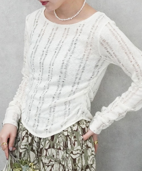 Emma(SELECT LEVERY)(エマ セレクトリベリー)の「ダメージシアーニットソー(Tシャツ/カットソー・レディース・オフホワイト/グレー/チャコール・FREE)」の8枚目の写真