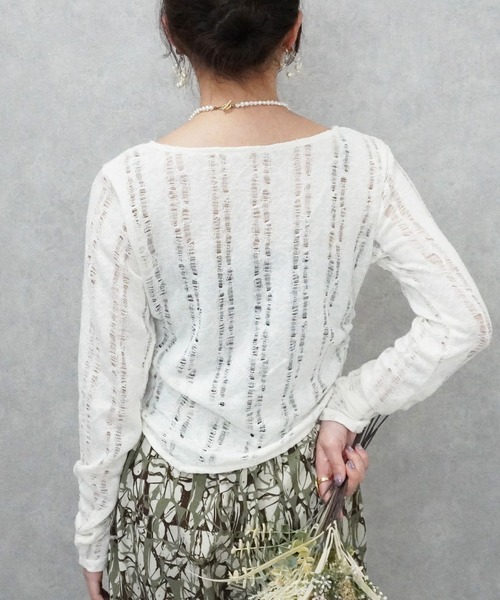 Emma(SELECT LEVERY)(エマ セレクトリベリー)の「ダメージシアーニットソー(Tシャツ/カットソー・レディース・オフホワイト/グレー/チャコール・FREE)」の11枚目の写真