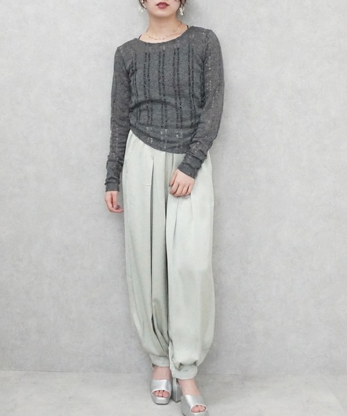 Emma(SELECT LEVERY)(エマ セレクトリベリー)の「ダメージシアーニットソー(Tシャツ/カットソー・レディース・オフホワイト/グレー/チャコール・FREE)」の21枚目の写真