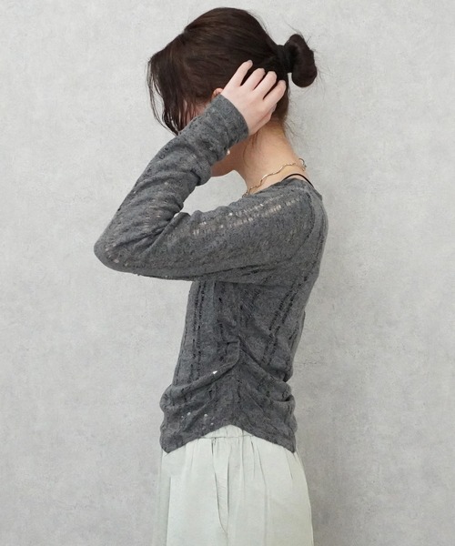 Emma(SELECT LEVERY)(エマ セレクトリベリー)の「ダメージシアーニットソー(Tシャツ/カットソー・レディース・オフホワイト/グレー/チャコール・FREE)」の15枚目の写真