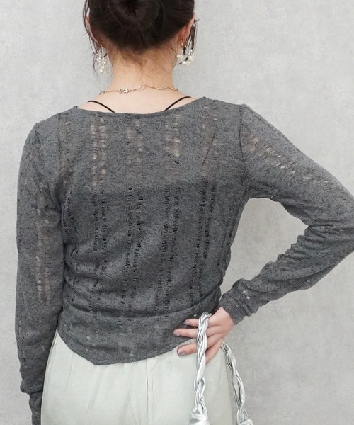 Emma(SELECT LEVERY)(エマ セレクトリベリー)の「ダメージシアーニットソー(Tシャツ/カットソー・レディース・オフホワイト/グレー/チャコール・FREE)」の16枚目の写真