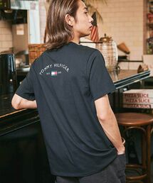 TOMMY HILFIGER（トミーヒルフィガー）の「【オンライン限定】80SリンガーTシャツ ユニセックス  オンライン限定（Tシャツ/カットソー）」