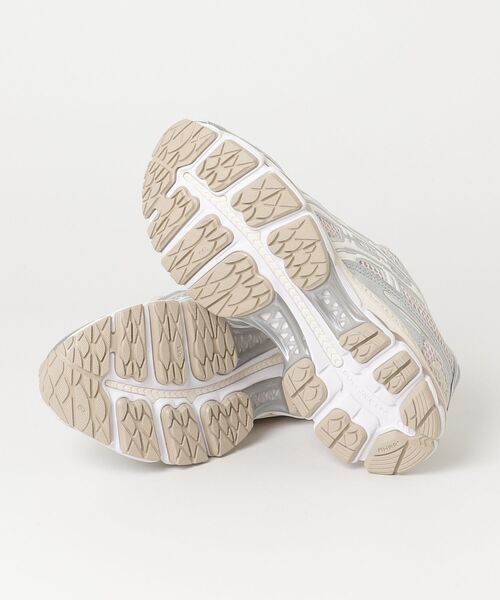 ASICS(アシックス)の「GEL-KAYANO 12.1 / ゲルカヤノ 12.1(スニーカー・メンズ・シルバー系その他・24/29/29.5/27.5/23/27/28.5/26/23.5/25/26.5/24.5/25.5/28)」の3枚目の写真