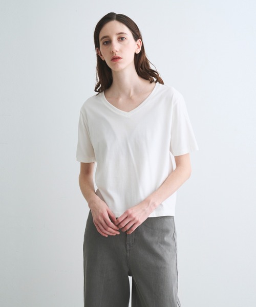 three dots(スリードッツ)の「スビン28 ジャージー VネックTシャツ(Tシャツ/カットソー・レディース・レモンイエロー/ネイビー/ホワイト系その他・SMALL)」の14枚目の写真