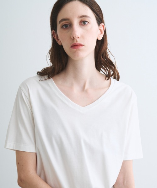 three dots(スリードッツ)の「スビン28 ジャージー VネックTシャツ(Tシャツ/カットソー・レディース・レモンイエロー/ネイビー/ホワイト系その他・SMALL)」の15枚目の写真