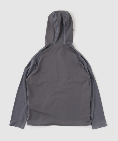 PULP/417EDIFICE(パルプフォーワンセブンエディフィス)の「SAN SAN GEAR / サンサンギア WAVE LONG SLEEVE(パーカー・メンズ・ブラック/チャコールグレー・1/2)」の3枚目の写真