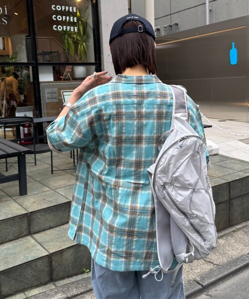 CIAOPANIC TYPY（チャオパニックティピー）の「【ユニセックス】パナマ織り/袖配色/クロス半袖チェックシャツ（シャツ/ブラウス・レディース・ベージュ/ミント/グリーン/ブルー・LARGE/MEDIUM）」の19枚目の写真