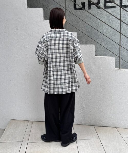 CIAOPANIC TYPY（チャオパニックティピー）の「【ユニセックス】パナマ織り/袖配色/クロス半袖チェックシャツ（シャツ/ブラウス・レディース・ベージュ/ミント/グリーン/ブルー・LARGE/MEDIUM）」の5枚目の写真