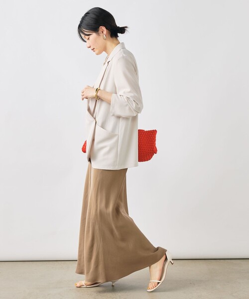 NOLLEY’S Sophi(ノーリーズソフィ)の「《セットアップ対応》ウォッシャブルエアリージョーゼットドレープライトジャケット(テーラードジャケット・レディース・ベージュ/ブラック・38/36/34)」の6枚目の写真