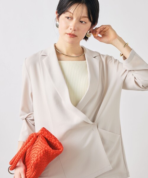 NOLLEY’S Sophi(ノーリーズソフィ)の「《セットアップ対応》ウォッシャブルエアリージョーゼットドレープライトジャケット(テーラードジャケット・レディース・ベージュ/ブラック・38/36/34)」の13枚目の写真