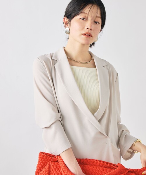 NOLLEY’S Sophi(ノーリーズソフィ)の「《セットアップ対応》ウォッシャブルエアリージョーゼットドレープライトジャケット(テーラードジャケット・レディース・ベージュ/ブラック・38/36/34)」の14枚目の写真