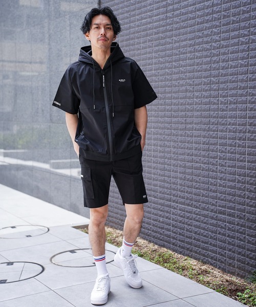 LUXE/R GOLF(ラグジュ ゴルフ)の「(RM)【LUXE/R GOLF】ストレッチ クロス ジップ パーカー 半袖 パーカ(パーカー・メンズ・ホワイト/ダークグレー/カーキ/ブラック・X-LARGE/LARGE/MEDIUM)」の1枚目の写真