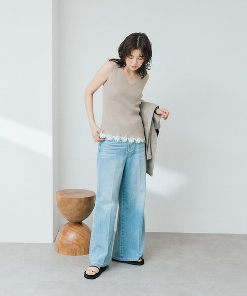 RIVE DROITE(リヴドロワ)の「【ほどよい華やかさをプラス/セットアップ対応可】レースヘムスリーブレスニット(ニット/セーター・レディース・ブラック/オフホワイト/ベージュ・FREE)」の9枚目の写真