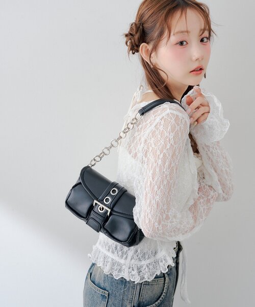 continuer de NICE CLAUP(コンティニューデナイスクラップ)の「【プチプラ高見え!】チェーンバッグ(ショルダーバッグ・レディース・オフホワイト/ブラック・FREE)」の4枚目の写真