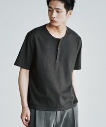 WYM LIDNM（ウィム バイ リドム）の「REFINED RIB STRETCH HENLEY TEE（Tシャツ/カットソー）」