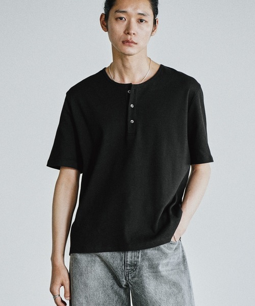 WYM LIDNM(ウィム バイ リドム)の「REFINED RIB STRETCH HENLEY TEE(Tシャツ/カットソー・メンズ・チャコール/オフホワイト/グレー/ブラック/ダークブラウン・XS/S/M/L/XL)」の14枚目の写真
