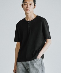 WYM LIDNM（ウィム バイ リドム）の「REFINED RIB STRETCH HENLEY TEE（Tシャツ/カットソー）」