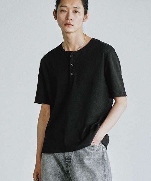 WYM LIDNM(ウィム バイ リドム)の「REFINED RIB STRETCH HENLEY TEE(Tシャツ/カットソー・メンズ・チャコール/オフホワイト/グレー/ブラック/ダークブラウン・XS/S/M/L/XL)」の12枚目の写真