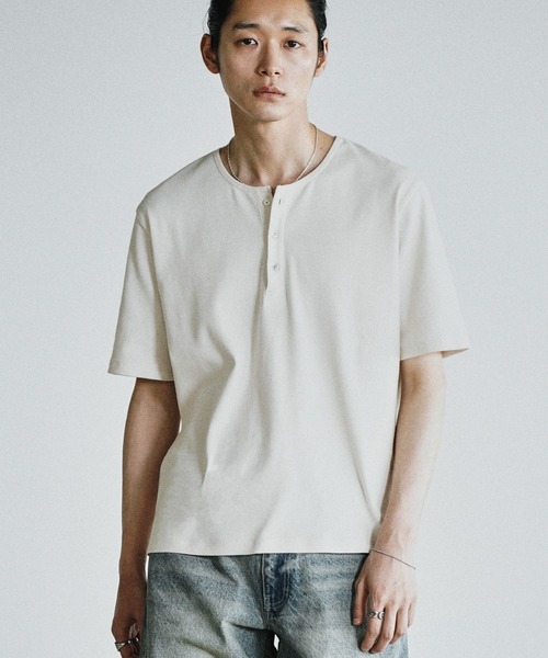 WYM LIDNM(ウィム バイ リドム)の「REFINED RIB STRETCH HENLEY TEE(Tシャツ/カットソー・メンズ・チャコール/オフホワイト/グレー/ブラック/ダークブラウン・XS/S/M/L/XL)」の7枚目の写真
