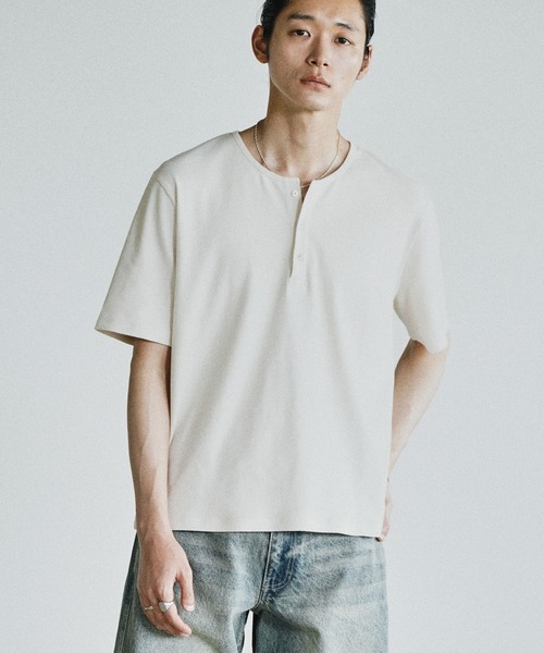 WYM LIDNM(ウィム バイ リドム)の「REFINED RIB STRETCH HENLEY TEE(Tシャツ/カットソー・メンズ・チャコール/オフホワイト/グレー/ブラック/ダークブラウン・XS/S/M/L/XL)」の8枚目の写真
