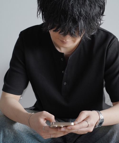 WYM LIDNM(ウィム バイ リドム)の「REFINED RIB STRETCH HENLEY TEE(Tシャツ/カットソー・メンズ・チャコール/オフホワイト/グレー/ブラック/ダークブラウン・XS/S/M/L/XL)」の18枚目の写真