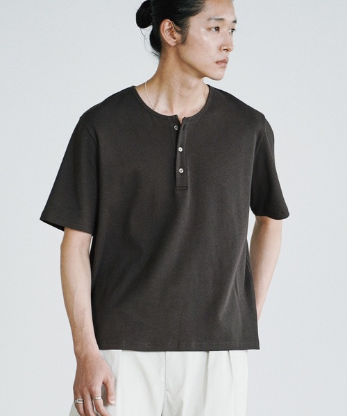 Tシャツ/カットソー（ブラウン/茶色系・ヘンリーネック）ファッション