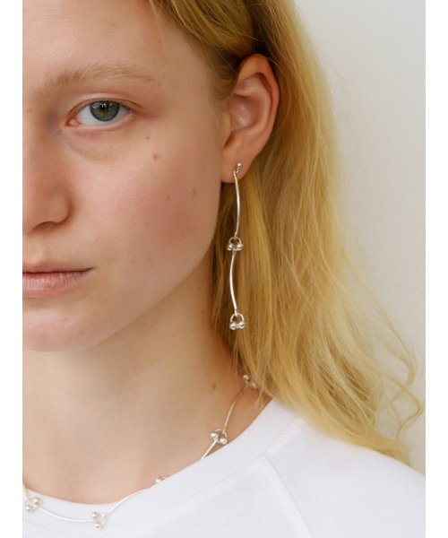 LOVE ME MONSTER（ラブミーモンスター）の「Two Ball Link Chain Earrings (L261MER100)（ピアス（両耳用）・レディース・ゴールド/シルバー・FREE）」の3枚目の写真