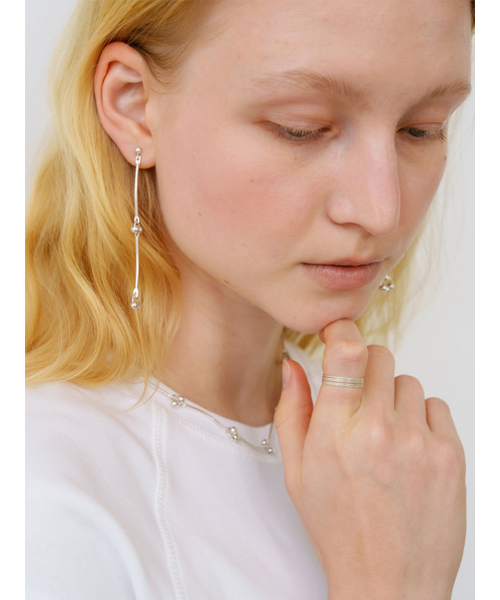 LOVE ME MONSTER（ラブミーモンスター）の「Two Ball Link Chain Earrings (L261MER100)（ピアス（両耳用）・レディース・ゴールド/シルバー・FREE）」の5枚目の写真
