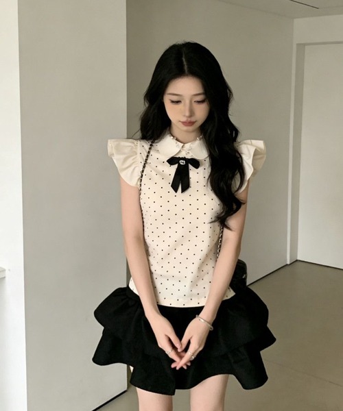 AsheKsha(アシクシャ)の「ハート柄のドット柄、ショートスリーブ、ドールカラーのトップス(シャツ/ブラウス・レディース・ベージュ・M)」の1枚目の写真