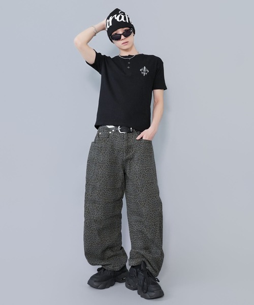 SPINNS(スピンズ)の「ヒョウ柄バルーンパンツ/レオパード柄/カーブシルエット/ユニセックス(その他パンツ・メンズ・ベージュ/チャコール・M/L)」の20枚目の写真
