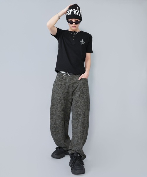 SPINNS(スピンズ)の「ヒョウ柄バルーンパンツ/レオパード柄/カーブシルエット/ユニセックス(その他パンツ・メンズ・ベージュ/チャコール・M/L)」の21枚目の写真