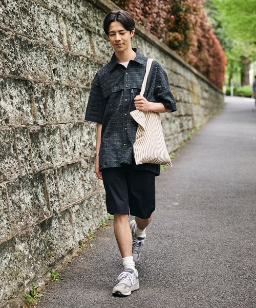Foxfire（フォックスファイヤー）の「Foxfire/フォックスファイヤー 別注 フィッシングポケット ショートスリーブ シアサッカー スピンドル チェックシャツ（シャツ/ブラウス・メンズ・ベージュ/ブラック/チャコールグレー・LARGE/MEDIUM）」の4枚目の写真