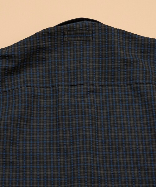 Foxfire（フォックスファイヤー）の「Foxfire/フォックスファイヤー 別注 フィッシングポケット ショートスリーブ シアサッカー スピンドル チェックシャツ（シャツ/ブラウス・メンズ・ベージュ/ブラック/チャコールグレー・LARGE/MEDIUM）」の16枚目の写真