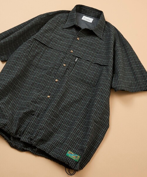 Foxfire（フォックスファイヤー）の「Foxfire/フォックスファイヤー 別注 フィッシングポケット ショートスリーブ シアサッカー スピンドル チェックシャツ（シャツ/ブラウス・メンズ・ベージュ/ブラック/チャコールグレー・LARGE/MEDIUM）」の19枚目の写真