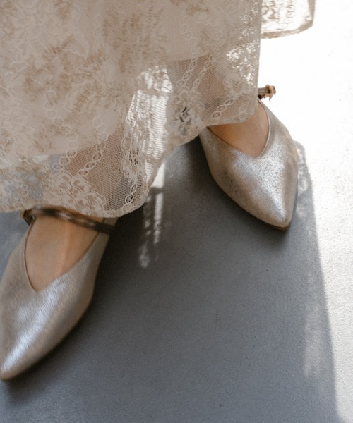 et.UNiVER(エトユニベール)の「Single Strap Pointed Flats(パンプス・レディース・ゴールド/ブラック/シルバー・S/M/L)」の22枚目の写真