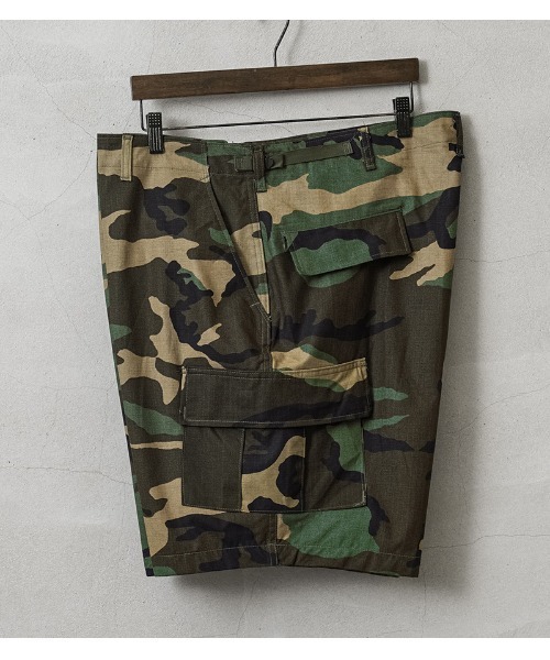 MILITARY(ミリタリー)の「実物 新品 デッドストック 米軍 リメイク WOODLAND CAMO リップストップ カーゴショーツ(カーゴパンツ・メンズ・グリーン系カモフラージュ・XL-Regular)」の5枚目の写真