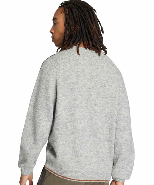 adidas（アディダス）の「adidas 3 STRIPES FLUFFY KNIT CREW / アディダス 3 ストライプス フラッフィー ニット クルー（ニット/セーター・メンズ・ヘザーグレー・S/M/L/XL/XXL）」の8枚目の写真