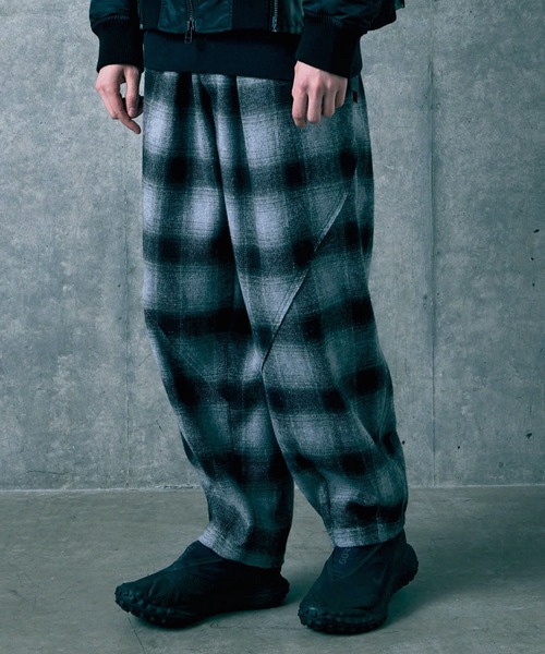 VIRGOwearworks(ヴァルゴウェアワークス)の「DRIFT CHECK FAT PANTS(その他パンツ・メンズ・レッド/グレー/ブルー・3/2/4)」の1枚目の写真