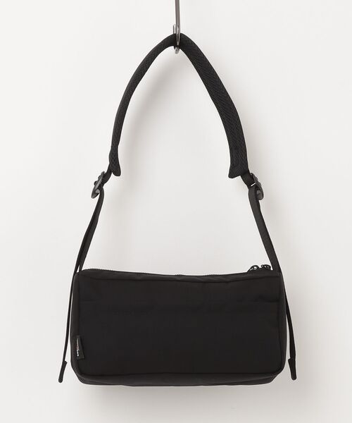 Y-3(ワイスリー)の「Y-3 CROSSBODY BAG(ボディバッグ/ウエストポーチ・メンズ・ブラック・ONE SIZE)」の4枚目の写真