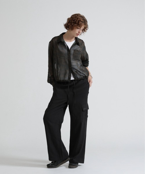 AVIREX（アヴィレックス）の「《直営店限定》CAMO PRINT SHEER SHIRT（シャツ/ブラウス・レディース・オリーブ/ブラック・F）」の21枚目の写真