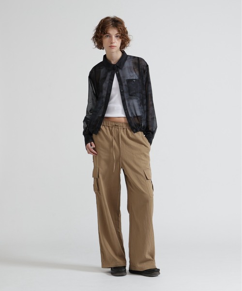 AVIREX（アヴィレックス）の「《直営店限定》CAMO PRINT SHEER SHIRT（シャツ/ブラウス・レディース・オリーブ/ブラック・F）」の6枚目の写真